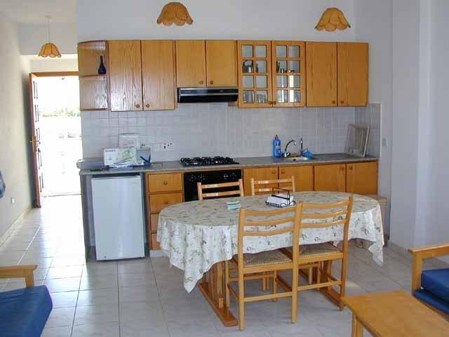 Sun Camero Apartments Pomos Habitación foto